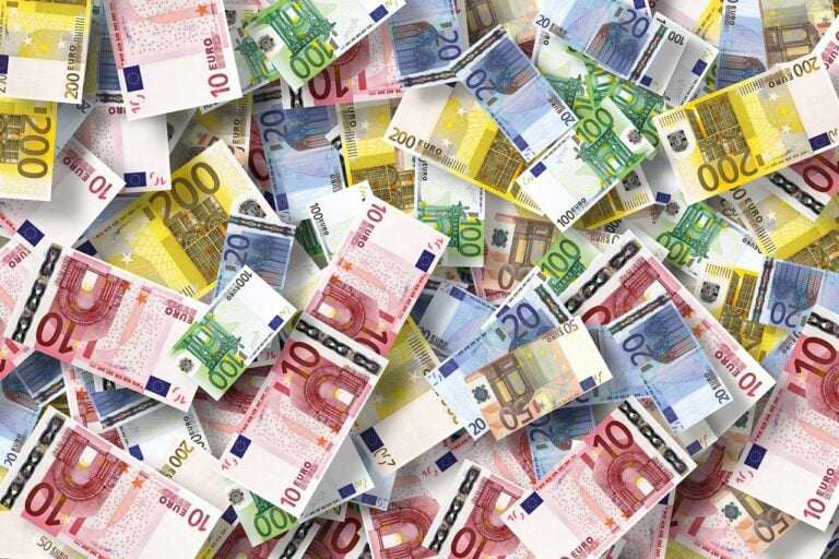 Economy Euro Currency Money  - geralt / Pixabay